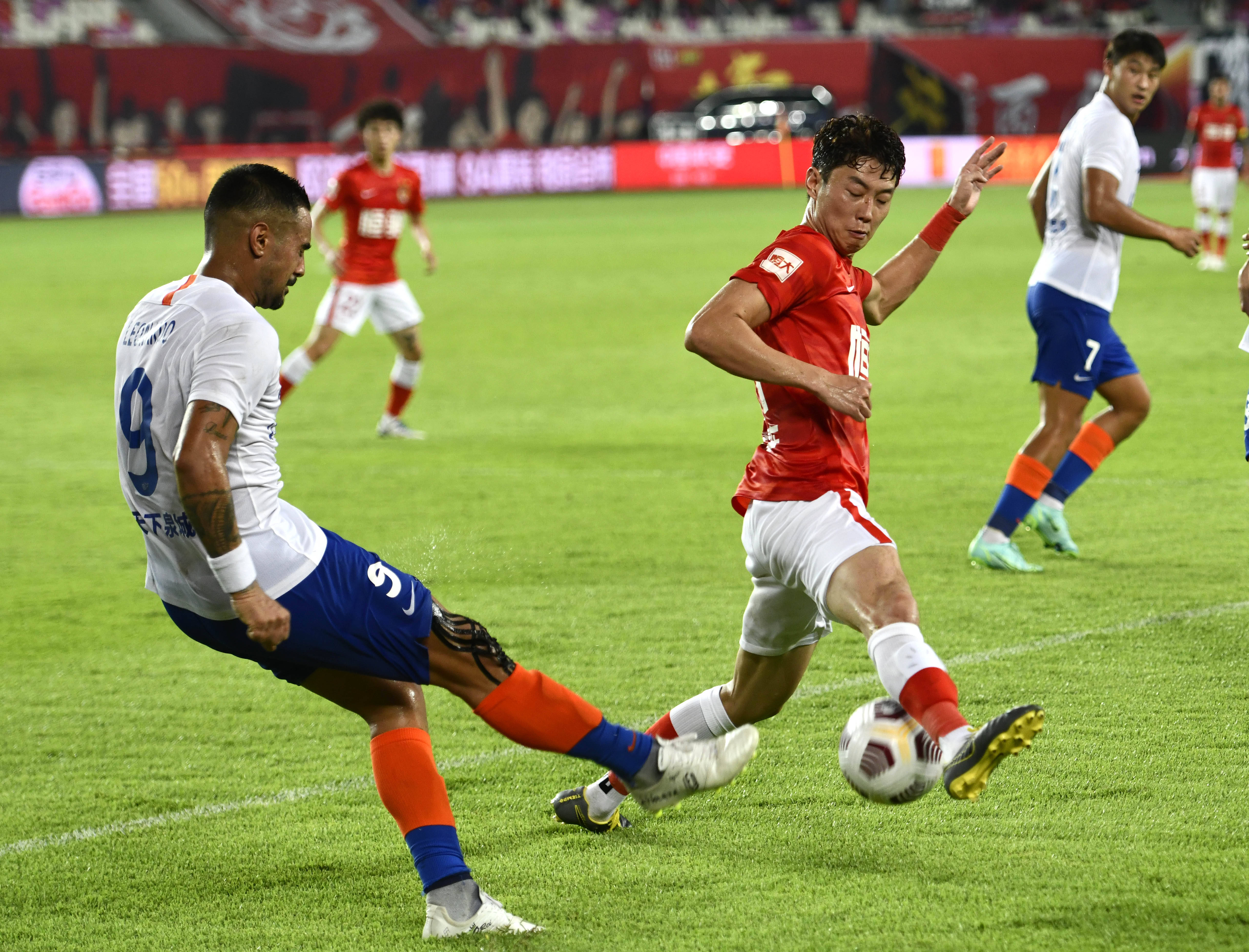 皇马球星没责任？一输球就怪阿隆索，皇马这贵族病是不是该治治？