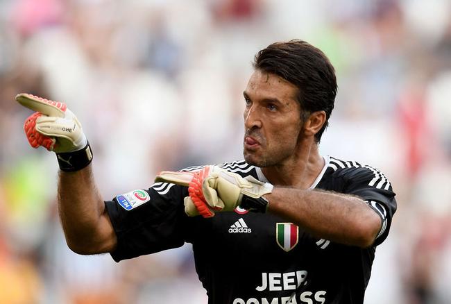 Shams：雄鹿愿与字母哥探讨留队或交易可能性，尼克斯不再是首选下家